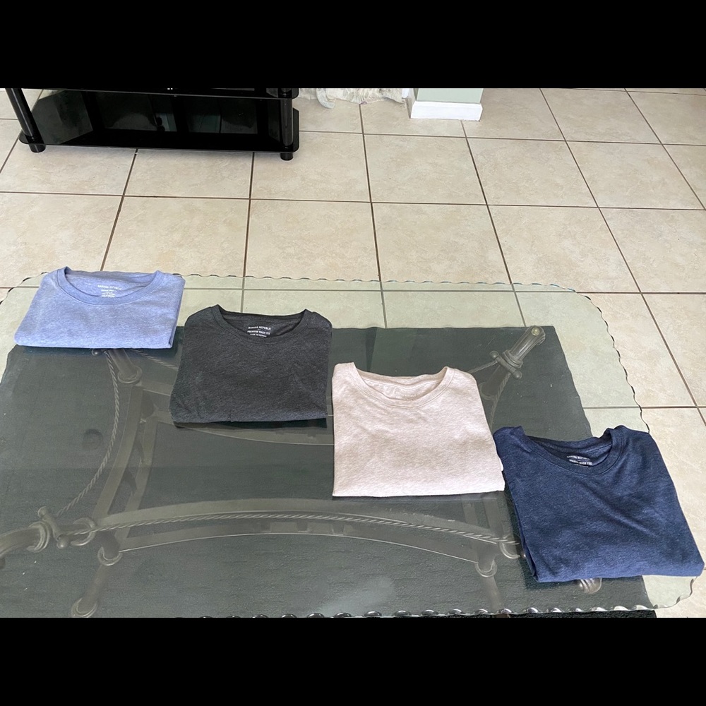 Banana Republic Assorted T shirts L